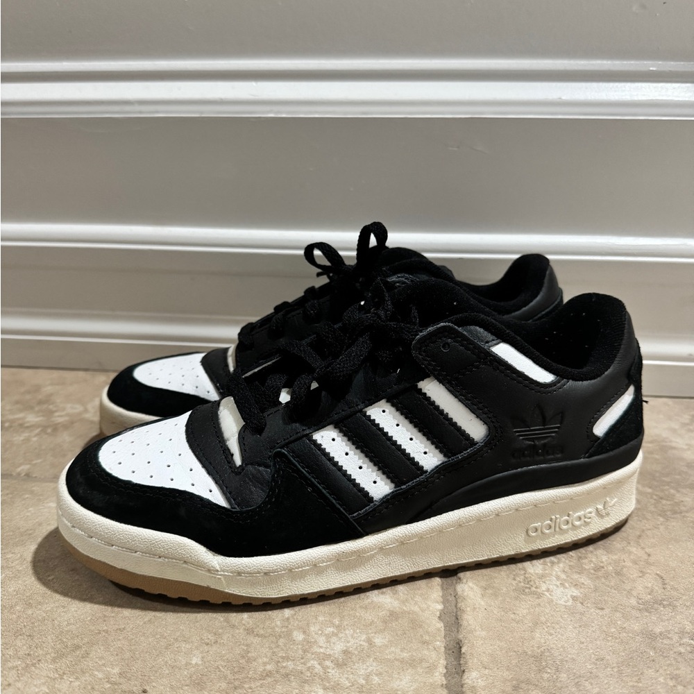 Adidas Sneakers